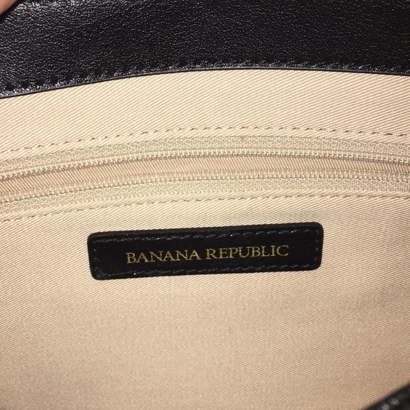Banana Republic black case purse - Picture 4 of 6